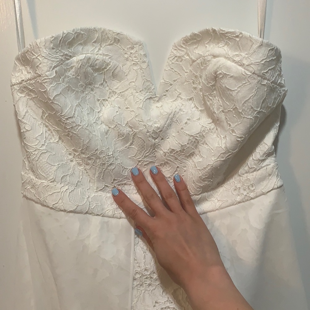 Gorgeous strapless white lace dress